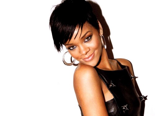  Rihanna luire magazine