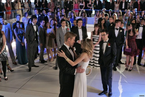  3X21 THE PROM BEFORE THE STORM