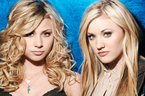 Aly and Aj <3