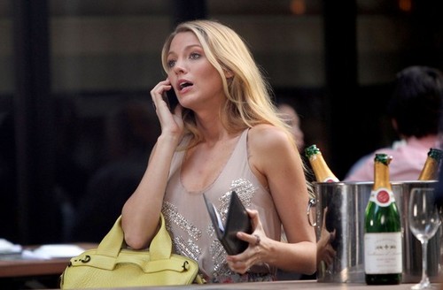 Blake Lively on set of "Gossip Girl" season 6 in NYC August 2