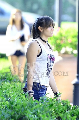  Paris Jackson at the 音乐会 in Irvine, CA NEW August 14th