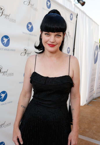  Pauley Perrette - Project エンジェル Food's エンジェル Awards in Los Angeles - August 18.