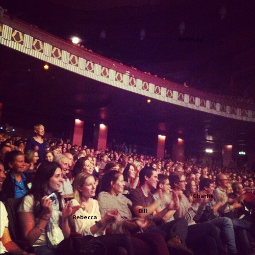  Rebecca, Bill and Charlie( daughter and sons of Hugh Laurie) in konser in london 02.07.2012