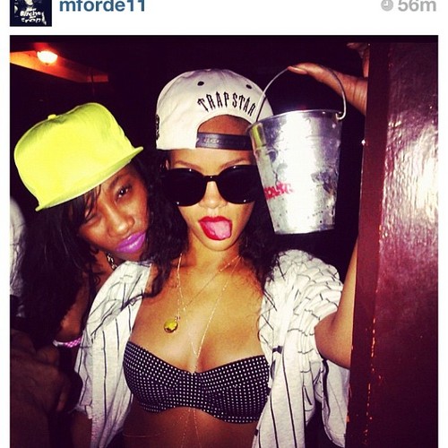  Rihanna Party hard