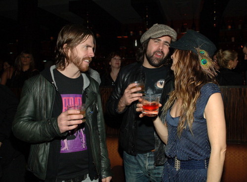  Ronnie having drinks with Juliette and The Licks