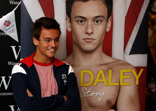  Tom Daley at Book Signing 16th August 2012