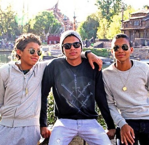  jaafar with his brothers jermajesty and randy jr :3