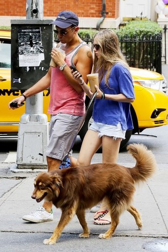  Amanda Seyfried Out and About in NYC [August 28, 2012]