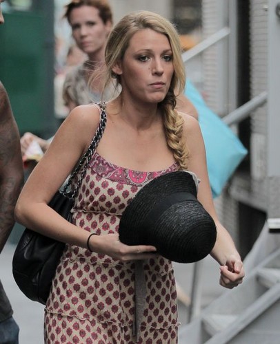  Blake on the set of GG in NYC