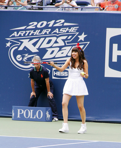  Carly Rae Jepsen at the Arthur Ashe Kids' day, quần vợt center, 25 August 2012