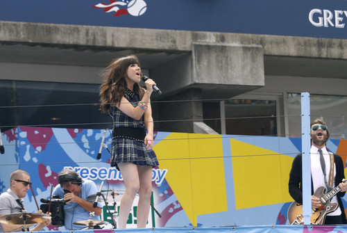  Carly Rae Jepsen at the Arthur Ashe Kids' day, Теннис center, 25 August 2012