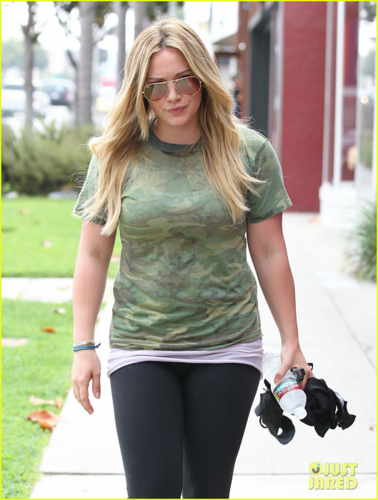  Hilary - Heading to a shadowboxing class in Hollywood - August 23, 2012
