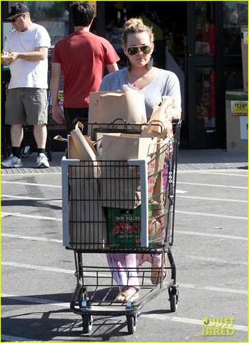  Hilary - Shopping at Ralphs in Sherman Oaks - July 21, 2012