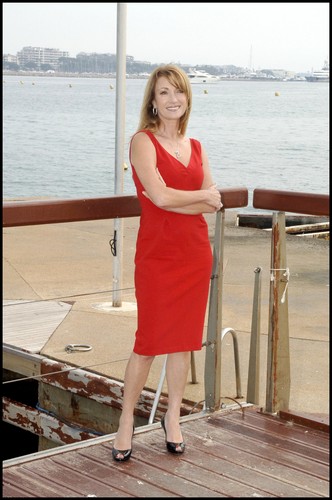  Jane Seymour poses for photgraphers during the 24th MIPCOM in Cannes