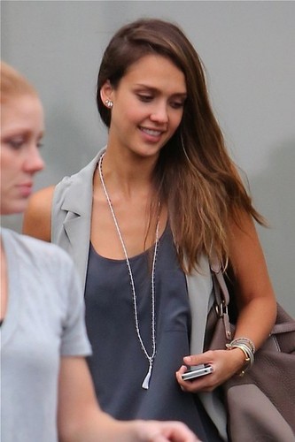  Jessica Alba Gets Mexican food to go to work in her office in Santa Monica [August 21, 2012]