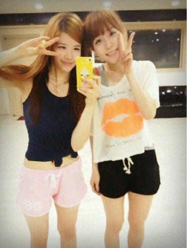  Jiyoung & Jina