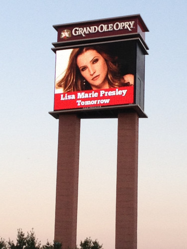  Lisa Marie Presley Makes Debut On Grand Ole Opry