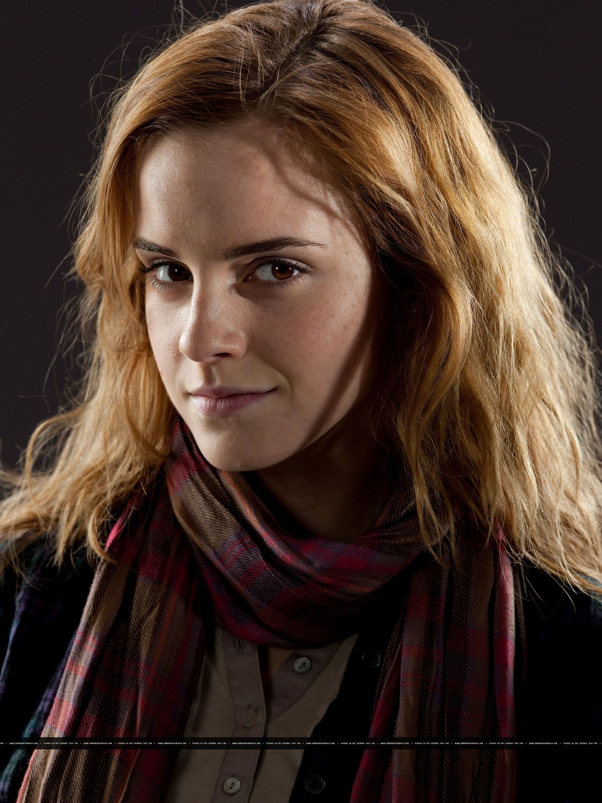 New promotional pictures of Emma Watson for Harry Potter and the Deathly Hallows part 1