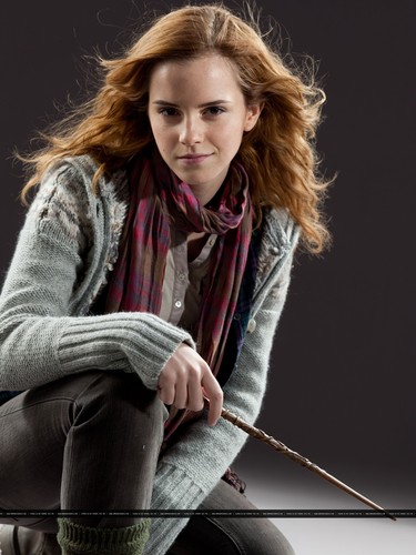  New promotional pictures of Emma Watson for Harry Potter and the Deathly Hallows part 1