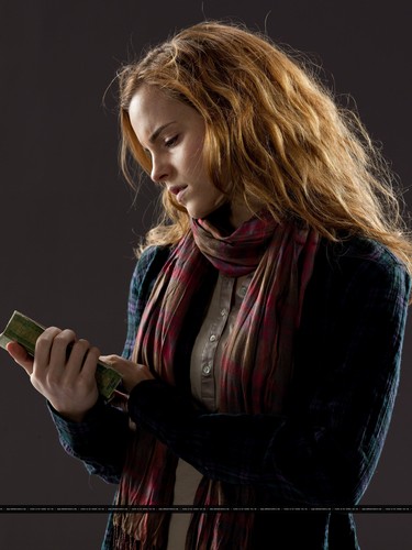 New promotional pictures of Emma Watson for Harry Potter and the Deathly Hallows part 1