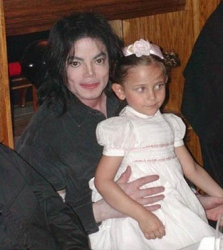  Paris With Her Father, Michael Jackson, "King Of Pop"