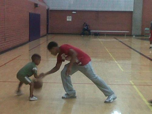  Roc yesterday playing pallacanestro, basket ….aww :D
