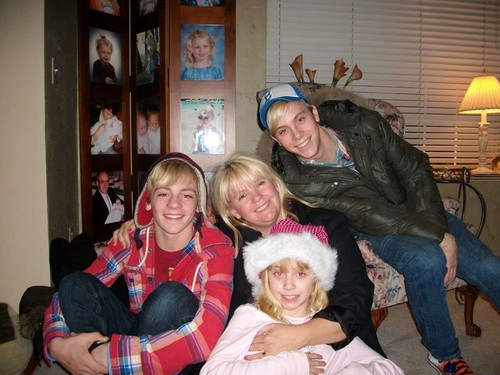  Ross, Stormie, Riker, and Amberlyn