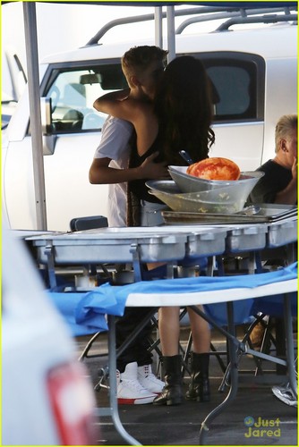  Selena visits Justin
