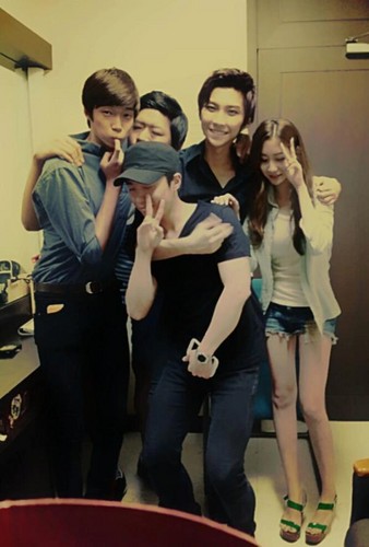  Seunghyun with Jack the Ripper Musical Staffs