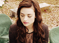http://images5.fanpop.com/image/photos/32000000/-crystal-reed-crystal-reed-32031848-245-180.gif