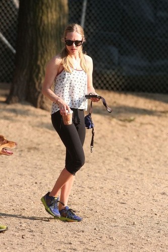  Amanda Seyfried in the East Village of NYC [August 30, 2012]