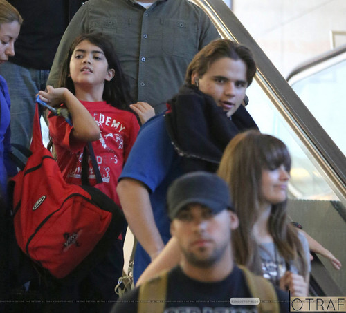 Blanket Jackson, Prince Jackson and Paris Jackson at the airport ♥♥