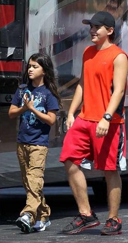  Blanket Jackson and his brother Prince Jackson in Gary, Indiana ♥♥