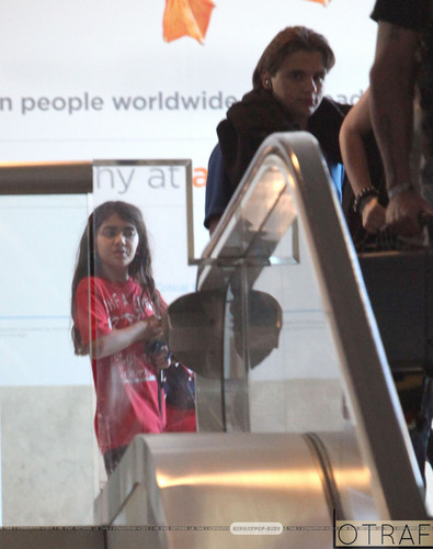  Blanket Jackson with his brother Prince Jackson at the airport ♥♥