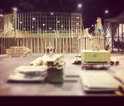  Crew building a set for Catching 火, 消防 in Atlanta