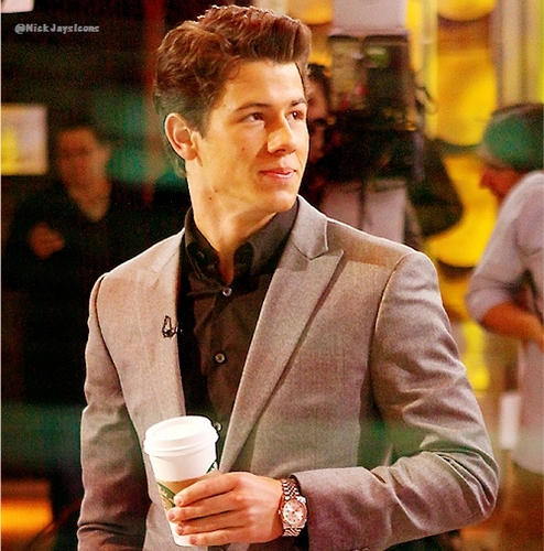  Cutie Nick Jonas Starbucks