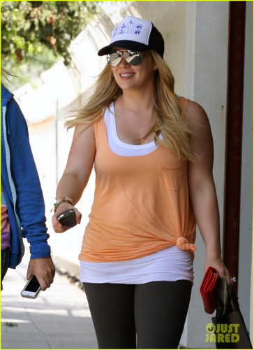  Hilary - Fitness And Shopping - August 30, 2012
