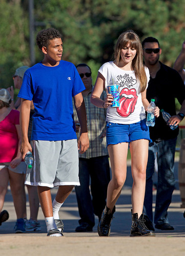  James and his cousin Paris Jackson at Six Flags in illinois ♥♥