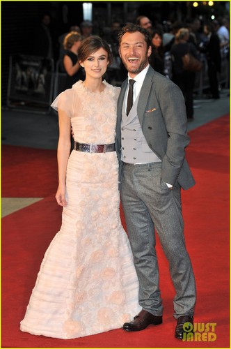 Keira attends the world premiere of Anna Karenina at the Odeon Leicester Square in London