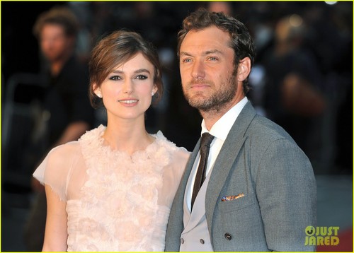  Keira attends the world premiere of Anna Karenina at the Odeon Leicester Square in Londres