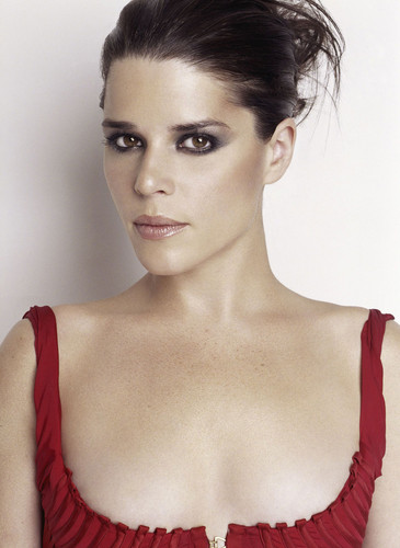 Neve campbell breasts