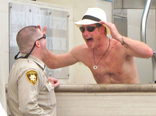  New Prince Harry fotografia Surfaces From lost Las Vegas Weekend