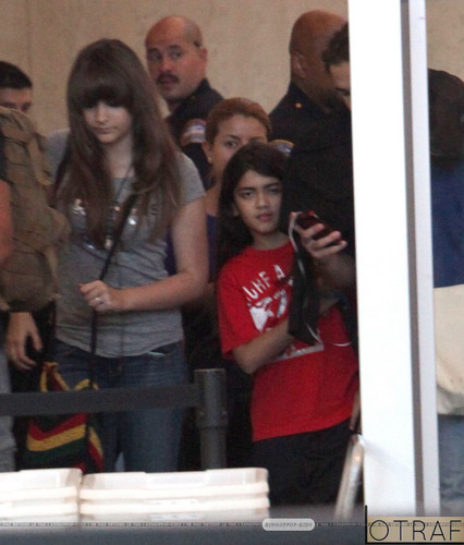  Paris Jackson and her brother Blanket Jackson at the airport ♥♥