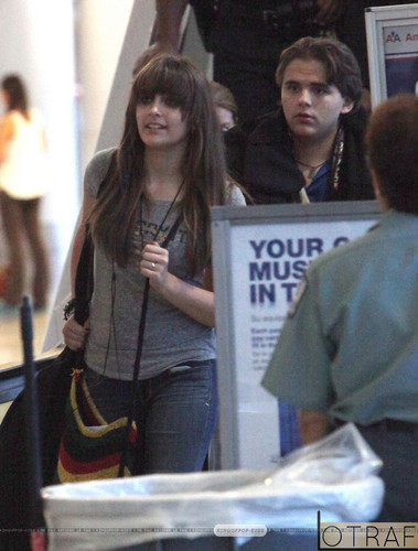  Paris Jackson and her brother Prince Jackson at the airport ♥♥