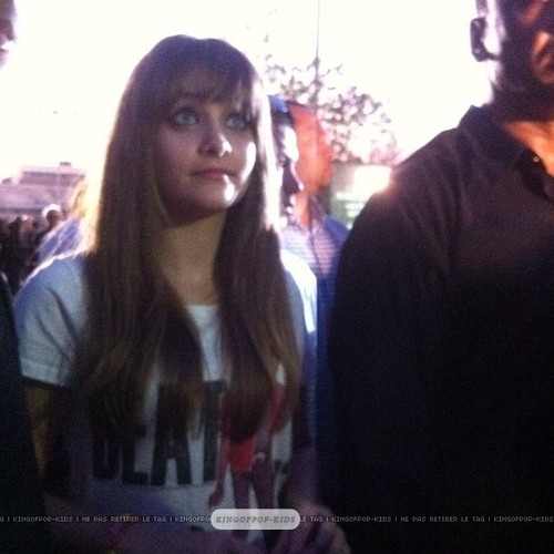  Paris Jackson with the fan in Gary, Indiana ♥♥