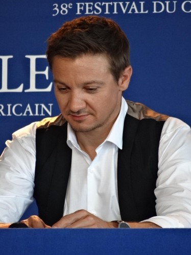  Rachel Weisz and Jeremy Renner at Deauville, France