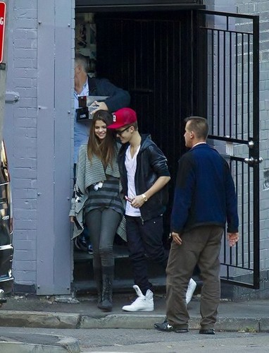  Selena & Justin NEW pictures