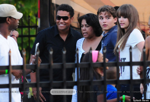  TJ Jackson with his cousins Prince Jackson and Paris Jackson in Gary, Indiana ♥♥