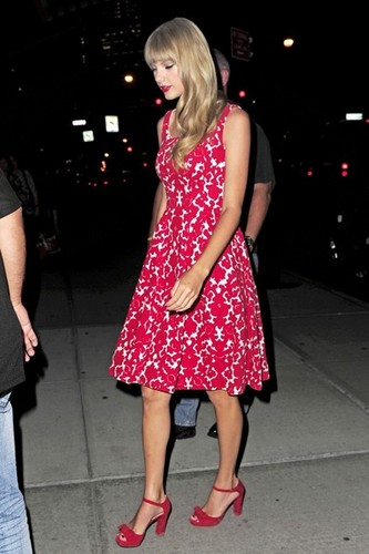  Taylor schnell, swift at MTV studios in New York City, 30 august 2012